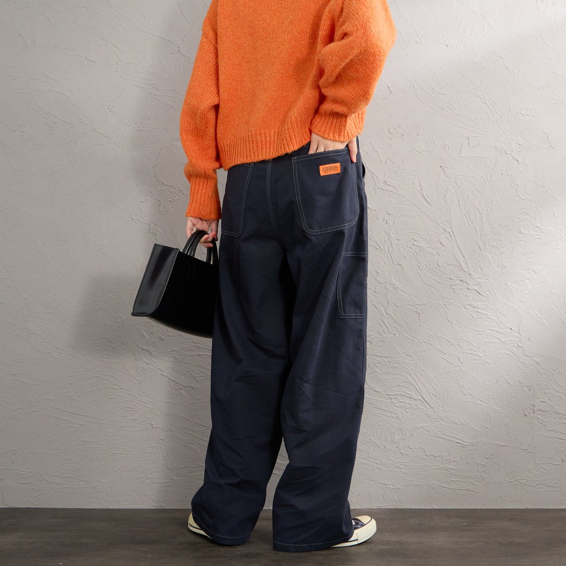 UNIVERSAL OVERALL [ユニバーサルオーバーオール] 別注 ペインターイージーパンツ [U2632608IN-JF] NAVY &&モデル身長：160cm 着用サイズ：M&&