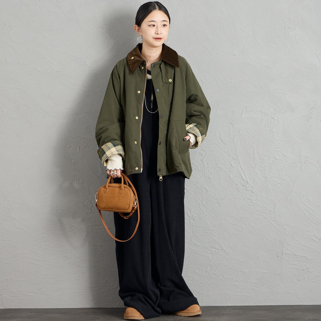 Barbour [バブアー] 別注 TRANSPORT 中綿入りトランスポートジャケット [262MCAS249-JF] SAGE &&モデル身長：150cm 着用サイズ：34&&