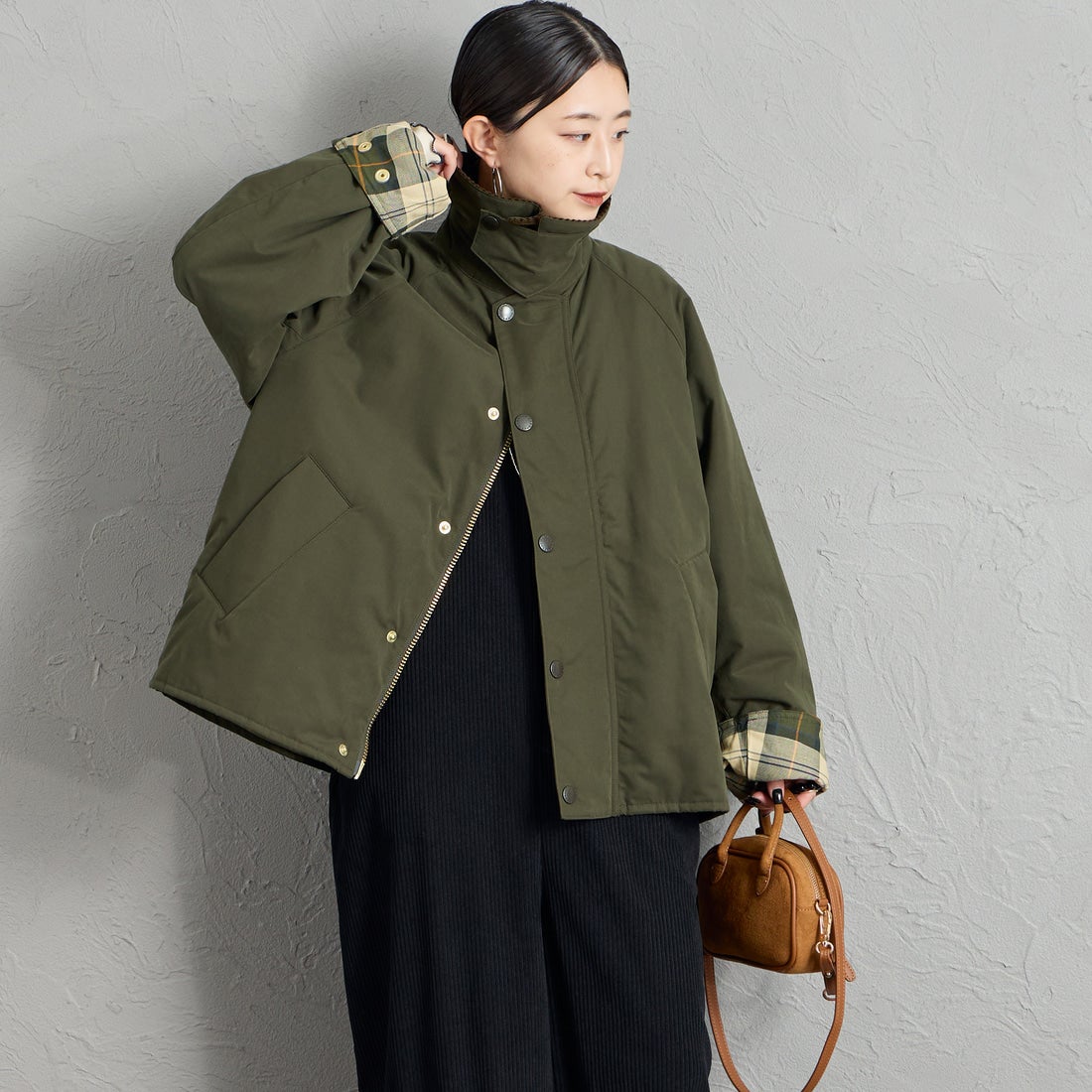 Barbour [バブアー] 別注 TRANSPORT 中綿入りトランスポートジャケット [262MCAS249-JF] SAGE &&モデル身長：150cm 着用サイズ：34&&