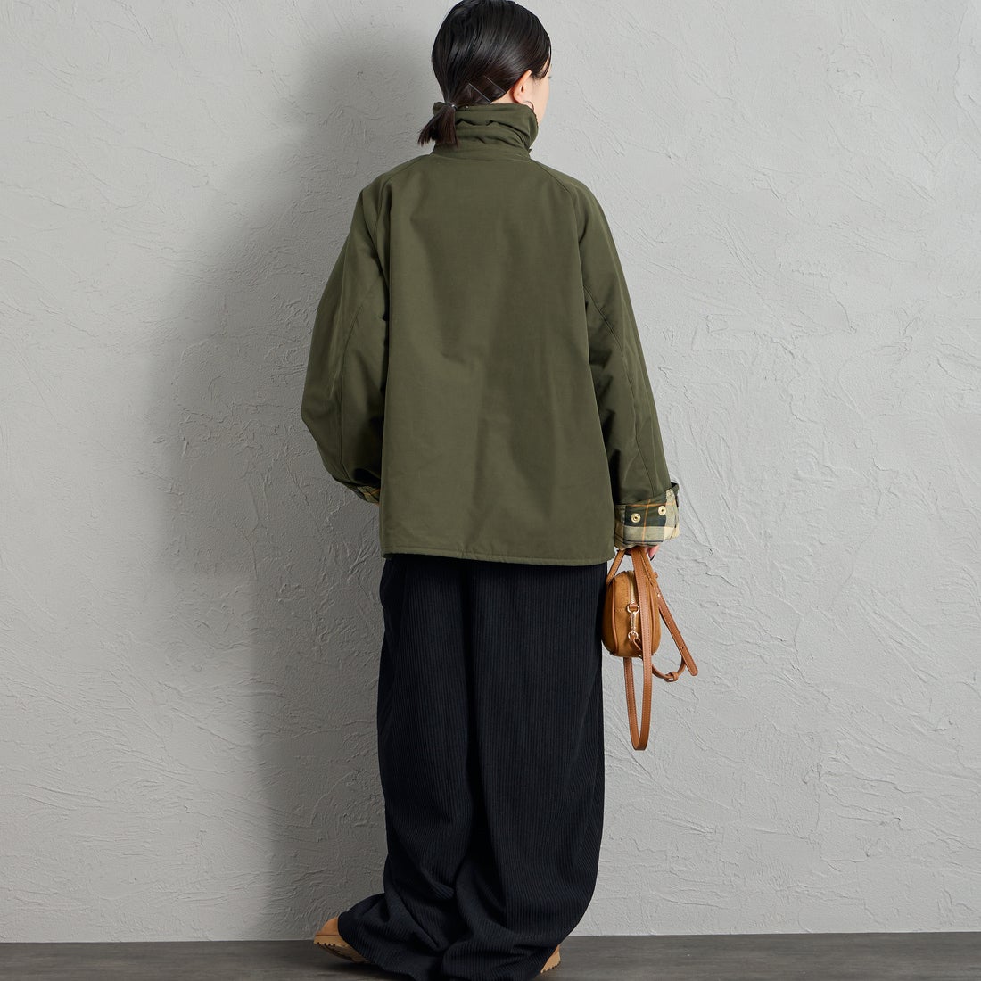 Barbour [バブアー] 別注 TRANSPORT 中綿入りトランスポートジャケット [262MCAS249-JF] SAGE &&モデル身長：150cm 着用サイズ：34&&