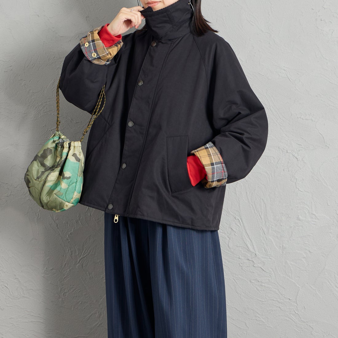Barbour [バブアー] 別注 TRANSPORT 中綿入りトランスポートジャケット [262MCAS249-JF] BLACK &&モデル身長：160cm 着用サイズ：36&&