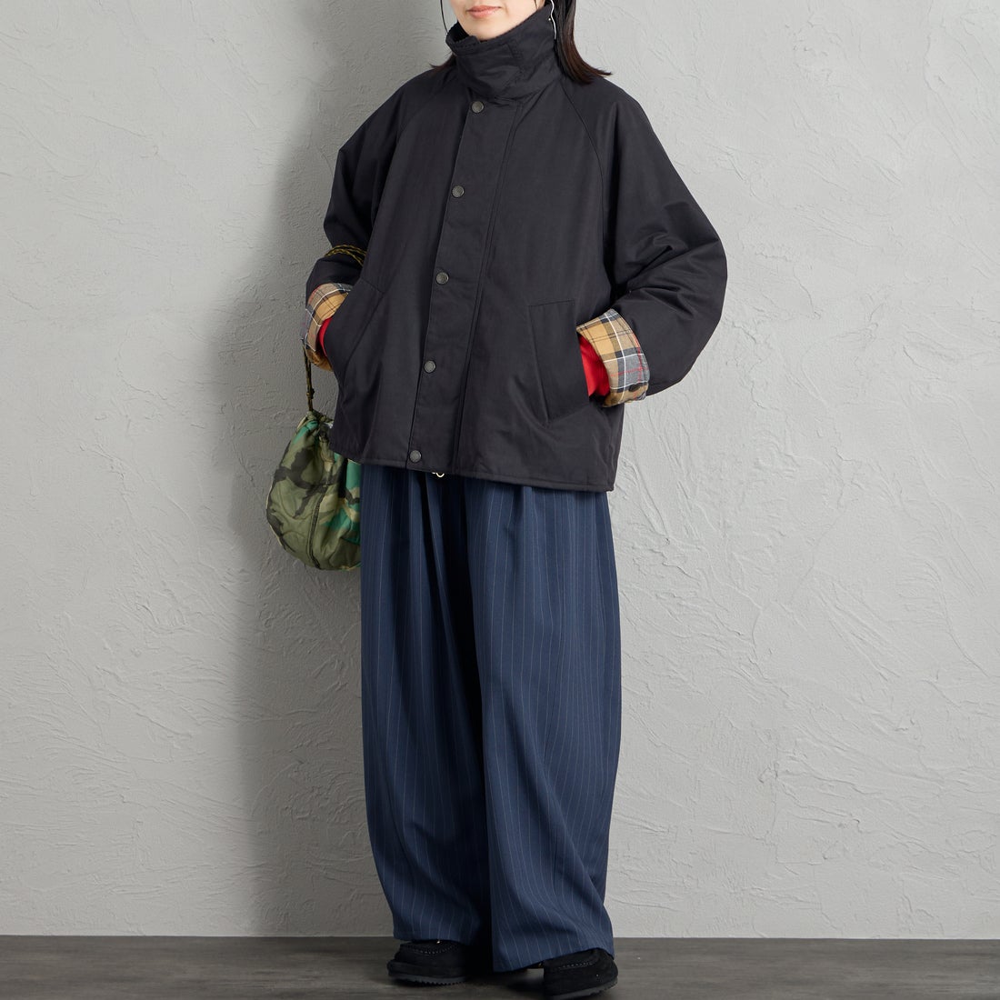 Barbour [バブアー] 別注 TRANSPORT 中綿入りトランスポートジャケット [262MCAS249-JF] BLACK &&モデル身長：160cm 着用サイズ：36&&