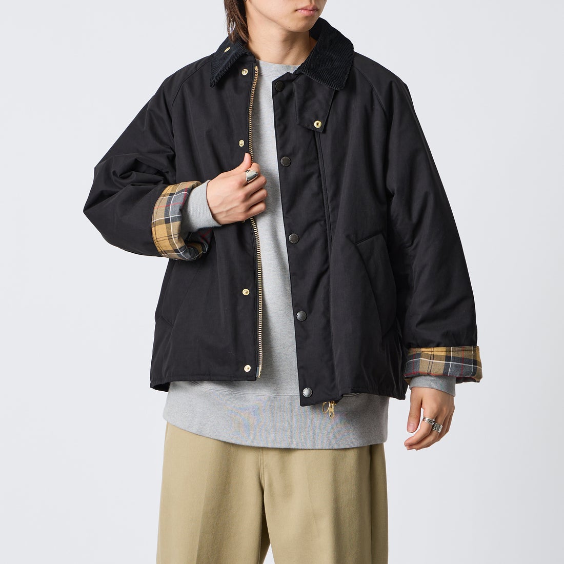 Barbour [バブアー] 別注 TRANSPORT 中綿入りトランスポートジャケット [262MCAS249-JF] BLACK &&モデル身長：177cm 着用サイズ：38&&