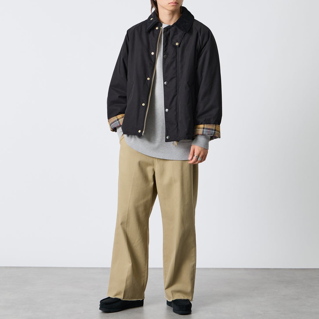 Barbour [バブアー] 別注 TRANSPORT 中綿入りトランスポートジャケット [262MCAS249-JF] BLACK &&モデル身長：177cm 着用サイズ：38&&