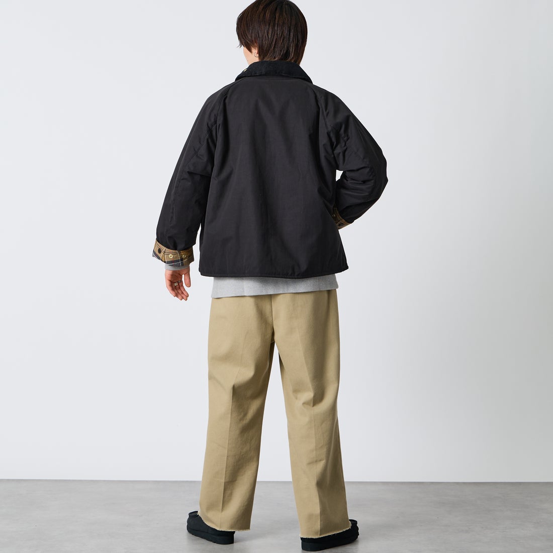 Barbour [バブアー] 別注 TRANSPORT 中綿入りトランスポートジャケット [262MCAS249-JF] BLACK &&モデル身長：177cm 着用サイズ：38&&