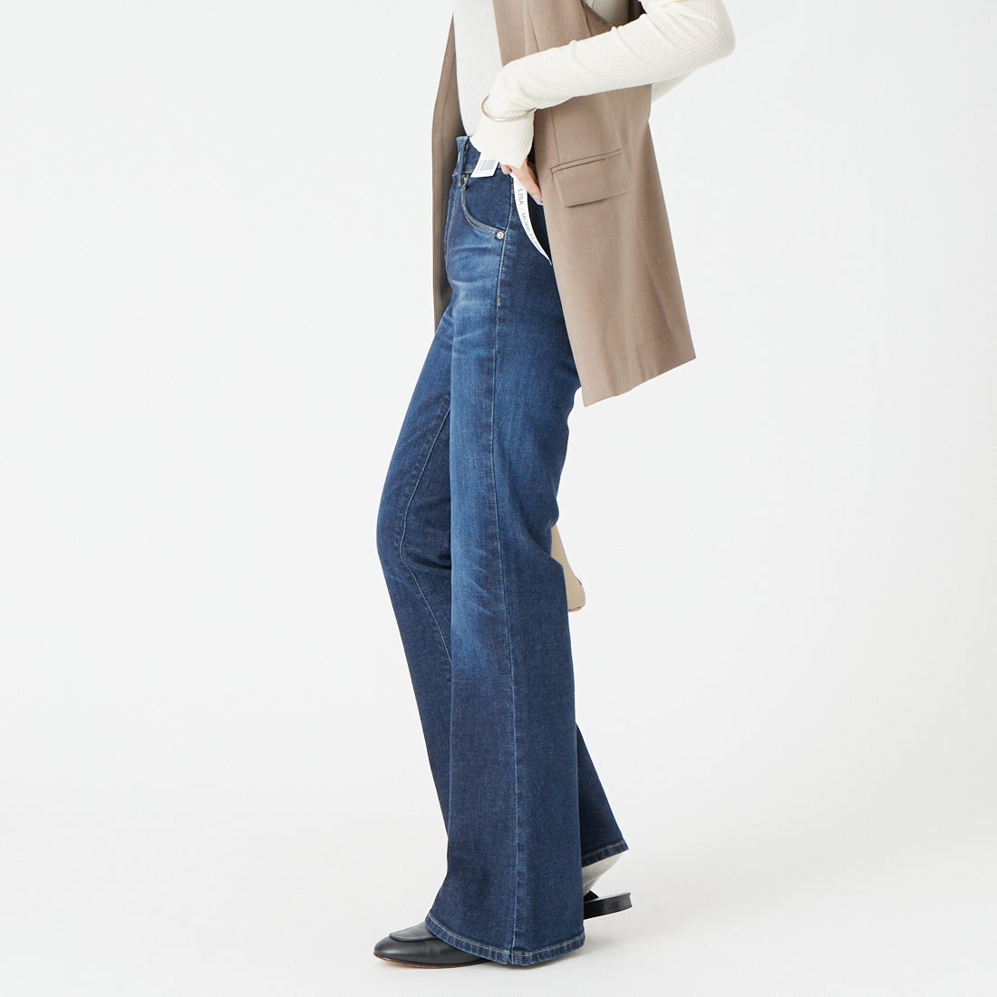 SOMETHING [サムシング] LISA モアフレアデニムパンツ [SEA51] 226 D.BLUE &&モデル身長：162cm 着用サイズ：26&&