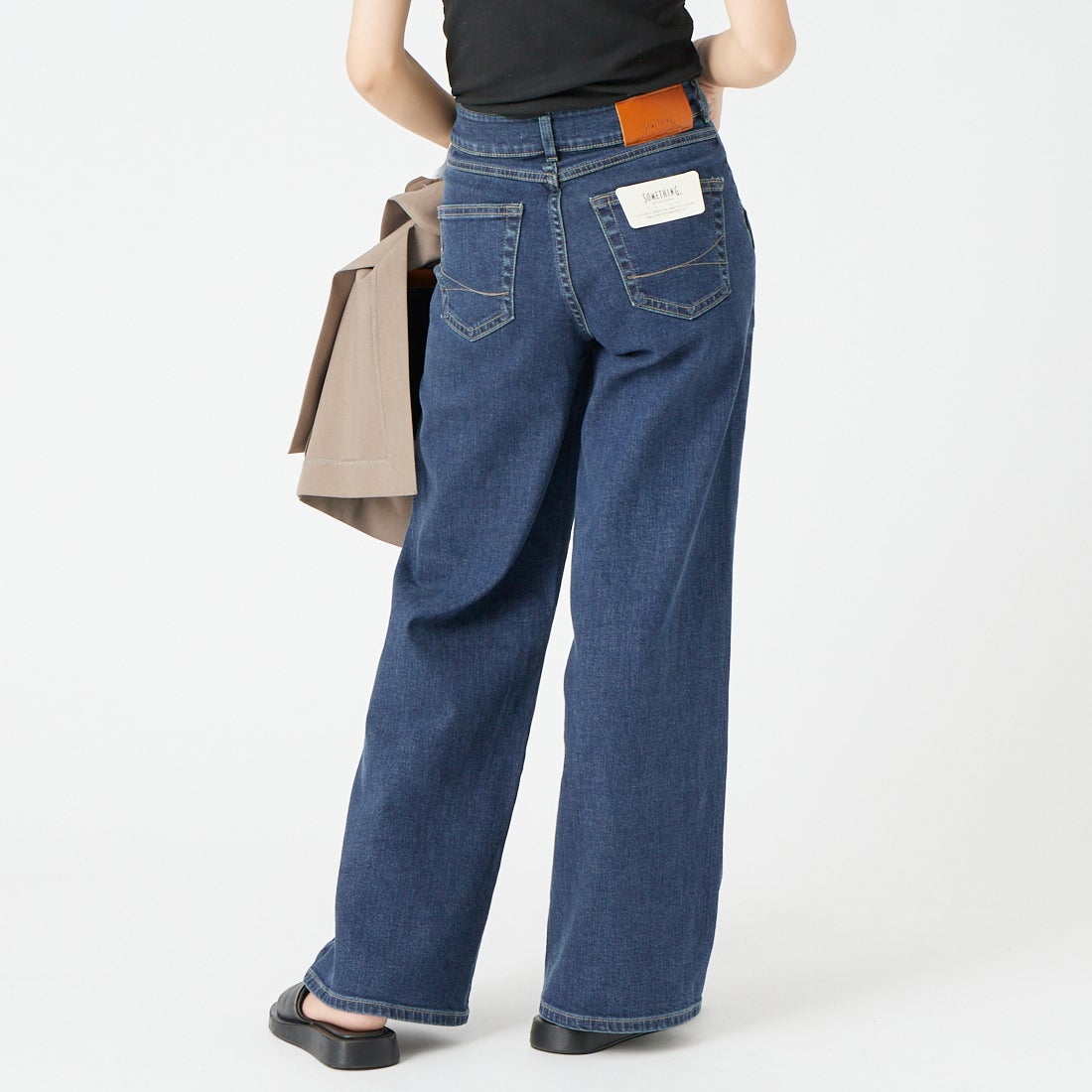 SOMETHING [サムシング] LISA フロントフラップ ワイドデニムパンツ [SEA583] 40 D.USED &&モデル身長：162cm 着用サイズ：XS&&