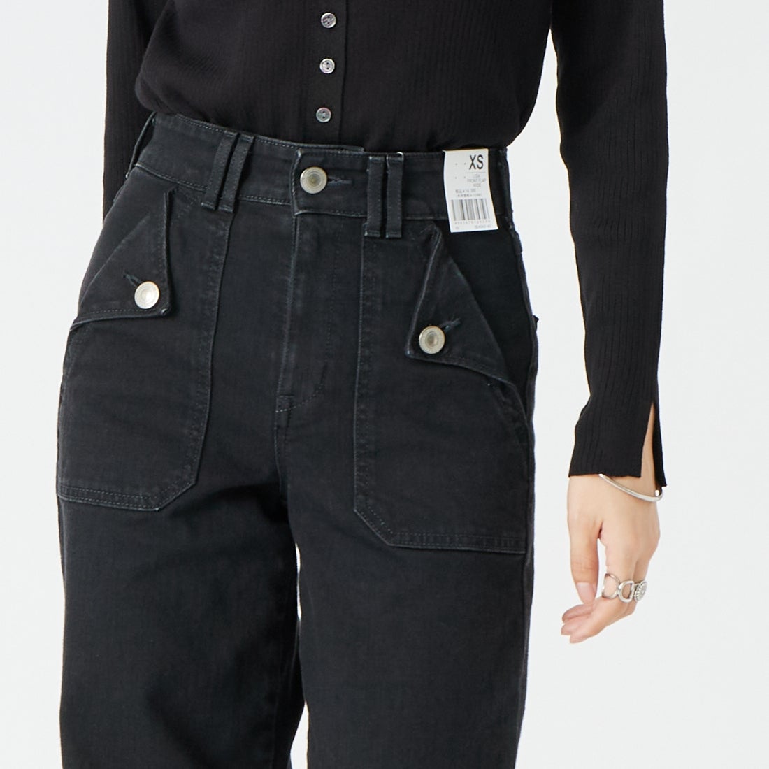 SOMETHING [サムシング] LISA フロントフラップ ワイドデニムパンツ [SEA583] 83 BLACK &&モデル身長：162cm 着用サイズ：XS&&
