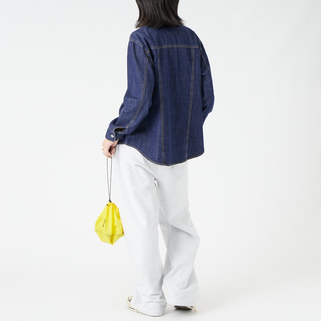 SOMETHING [サムシング] ジーシャツ [ST256] 6292 MBLU &&モデル身長：162cm 着用サイズ：F&&