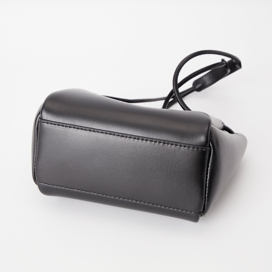 YAHKI [ヤーキ] レザーショルダーバッグ [YH-822] BLACK