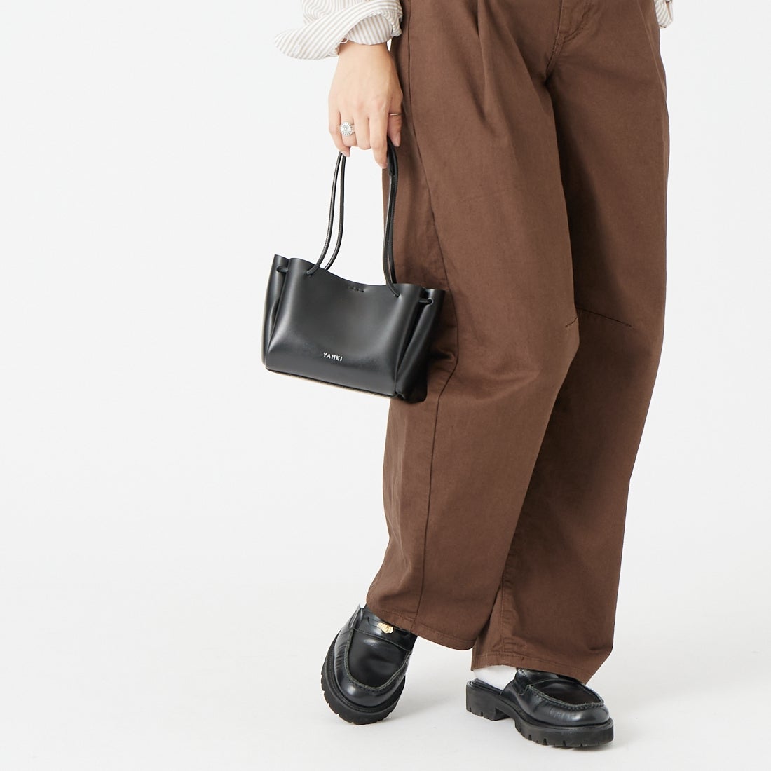 YAHKI [ヤーキ] レザーショルダーバッグ [YH-822] BLACK