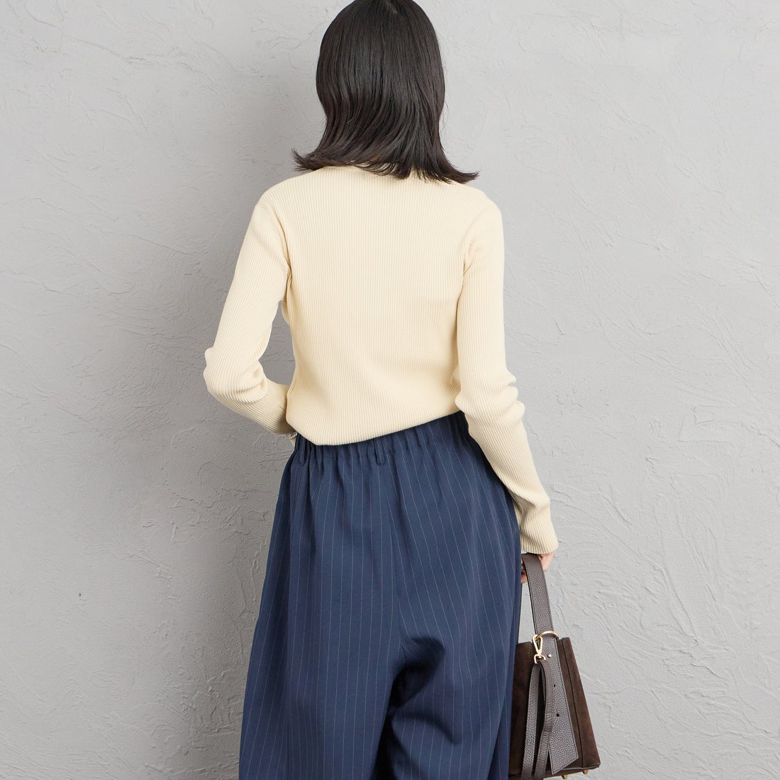 FRED PERRY [フレッドペリー] 別注 ワンポイントロゴ刺繍 ヘンリーネックリブニット [FPW-26A-009-JF] OATMEAL &&モデル身長：162cm 着用サイズ：10&&