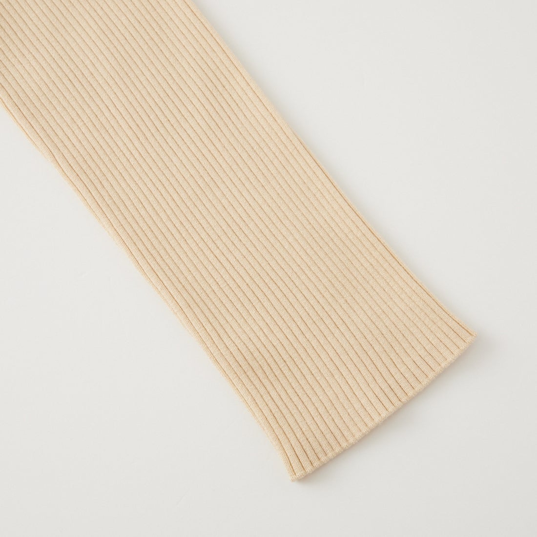 FRED PERRY [フレッドペリー] 別注 ワンポイントロゴ刺繍 ヘンリーネックリブニット [FPW-26A-009-JF] OATMEAL