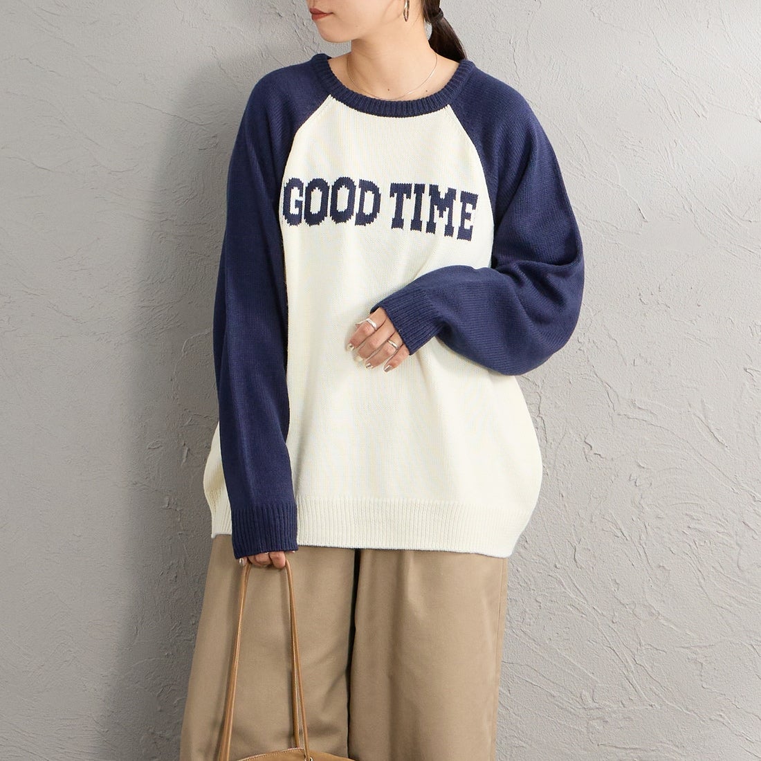 LOGAN Knitting Mills [ローガン ニッティング ミルズ] 別注 配色ジャガードラグランニット [LG-26FW29IN-JF] IVORY &&モデル身長：156cm 着用サイズ：F&&