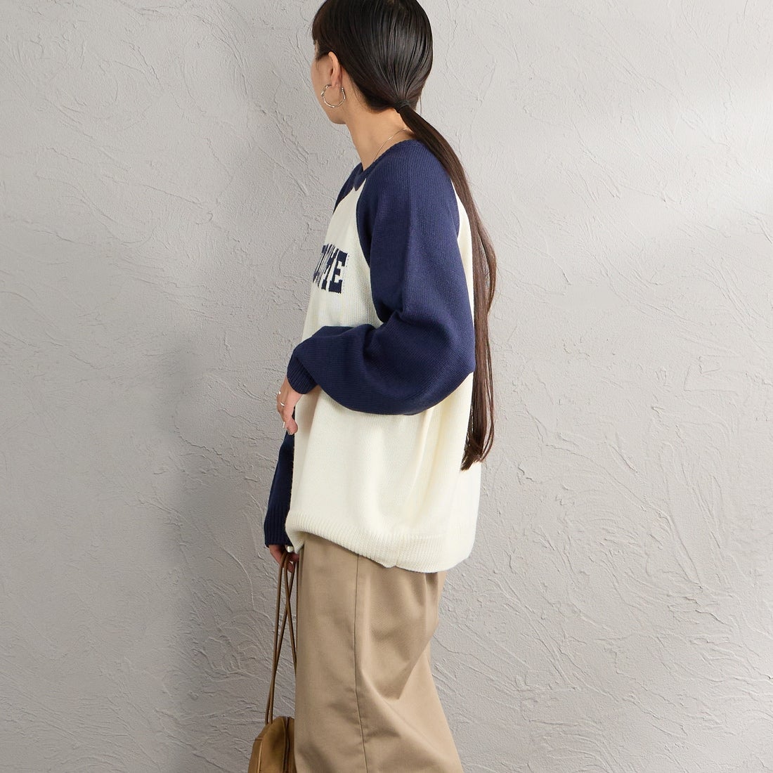 LOGAN Knitting Mills [ローガン ニッティング ミルズ] 別注 配色ジャガードラグランニット [LG-26FW29IN-JF] IVORY &&モデル身長：156cm 着用サイズ：F&&