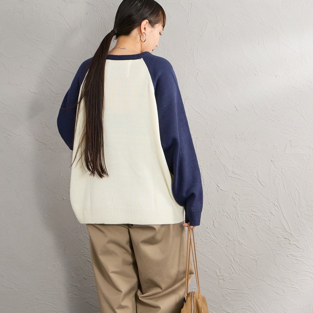LOGAN Knitting Mills [ローガン ニッティング ミルズ] 別注 配色ジャガードラグランニット [LG-26FW29IN-JF] IVORY &&モデル身長：156cm 着用サイズ：F&&