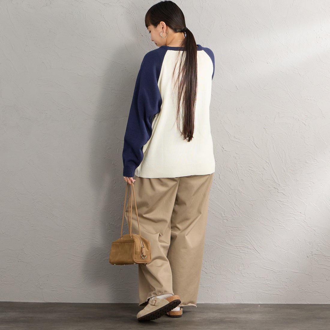 LOGAN Knitting Mills [ローガン ニッティング ミルズ] 別注 配色ジャガードラグランニット [LG-26FW29IN-JF] IVORY &&モデル身長：156cm 着用サイズ：F&&