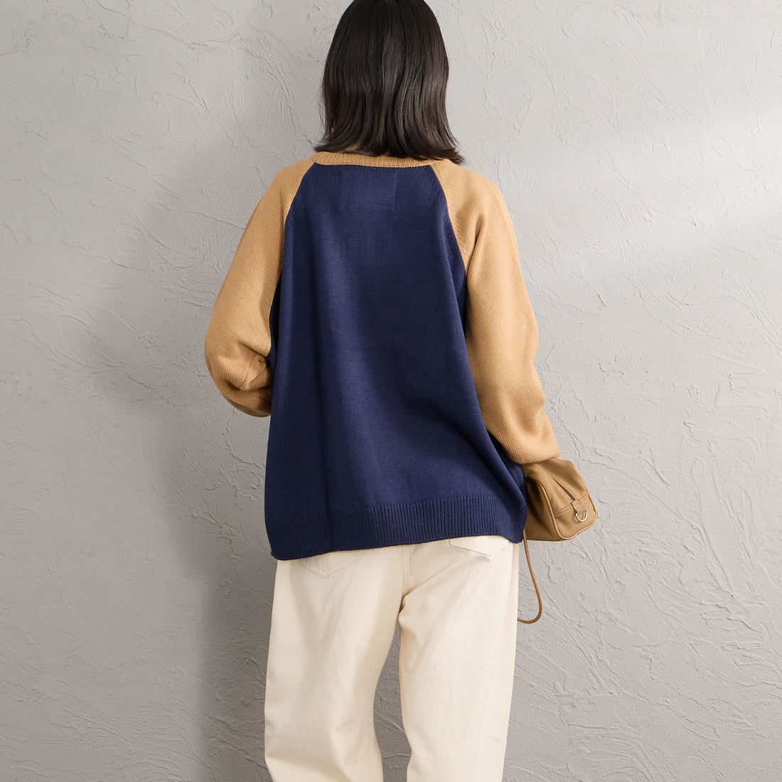 LOGAN Knitting Mills [ローガン ニッティング ミルズ] 別注 配色ジャガードラグランニット [LG-26FW29IN-JF] NAVY &&モデル身長：162cm 着用サイズ：F&&