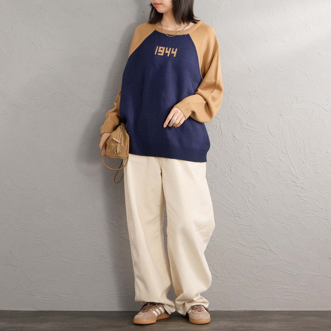 LOGAN Knitting Mills [ローガン ニッティング ミルズ] 別注 配色ジャガードラグランニット [LG-26FW29IN-JF] NAVY &&モデル身長：162cm 着用サイズ：F&&