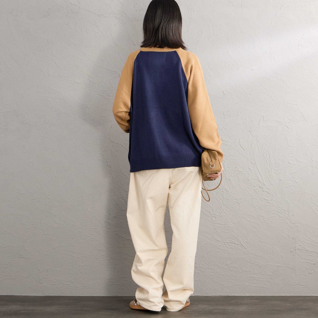 LOGAN Knitting Mills [ローガン ニッティング ミルズ] 別注 配色ジャガードラグランニット [LG-26FW29IN-JF] NAVY &&モデル身長：162cm 着用サイズ：F&&