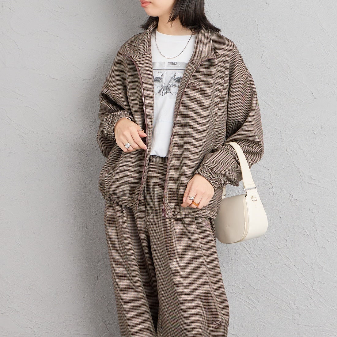 UMBRO [アンブロ] 別注 トラックジャケット [201NK26AW-BZ11-JF] GUN CLUB C &&モデル身長：162cm 着用サイズ：S&&