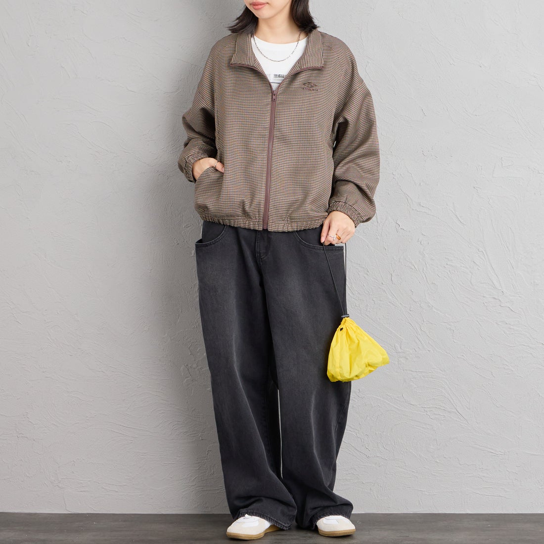 UMBRO [アンブロ] 別注 トラックジャケット [201NK26AW-BZ11-JF] GUN CLUB C &&モデル身長：162cm 着用サイズ：S&&
