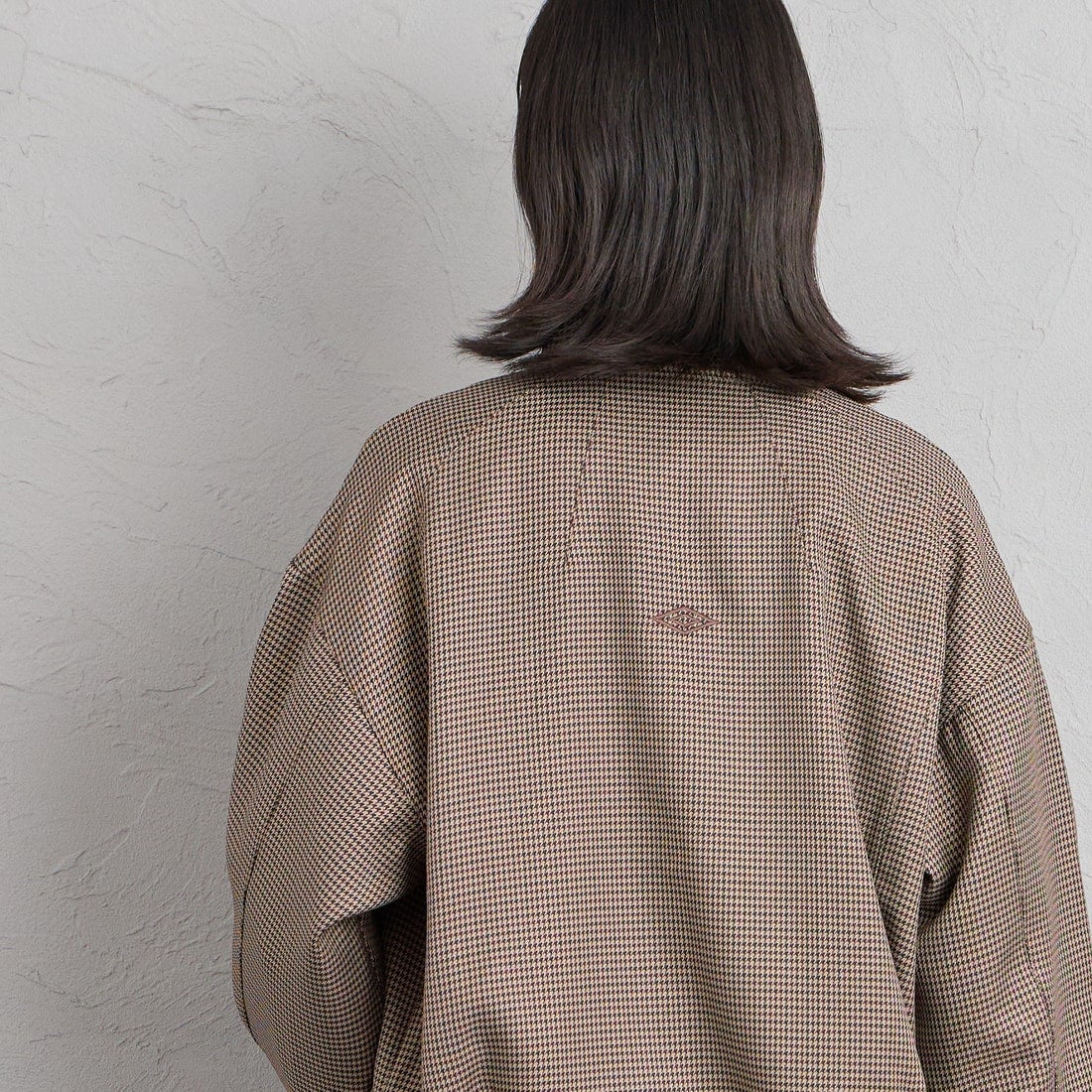 UMBRO [アンブロ] 別注 トラックジャケット [201NK26AW-BZ11-JF] GUN CLUB C &&モデル身長：162cm 着用サイズ：S&&