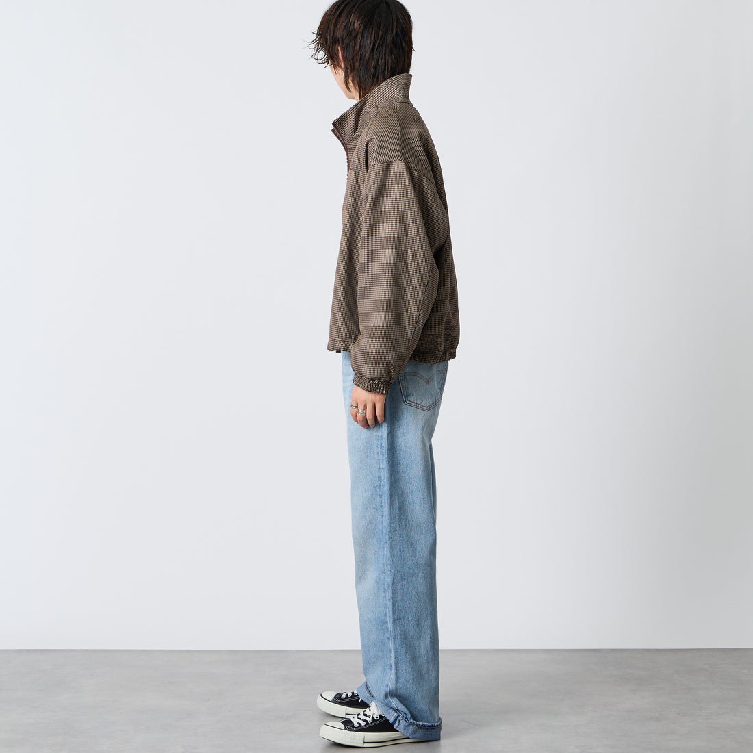 UMBRO [アンブロ] 別注 トラックジャケット [201NK26AW-BZ11-JF] GUN CLUB C &&モデル身長：177cm 着用サイズ：L&&