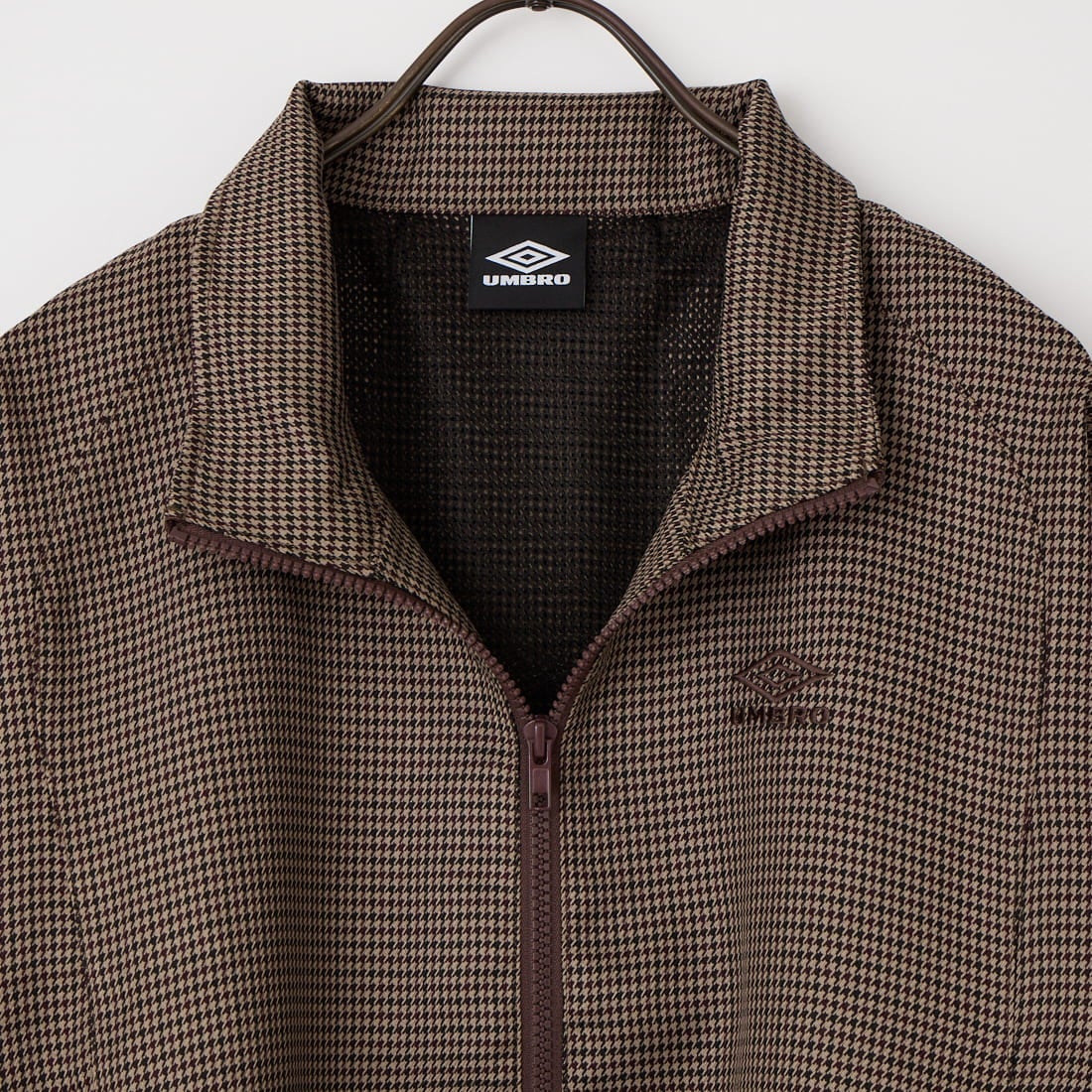 UMBRO [アンブロ] 別注 トラックジャケット [201NK26AW-BZ11-JF] GUN CLUB C