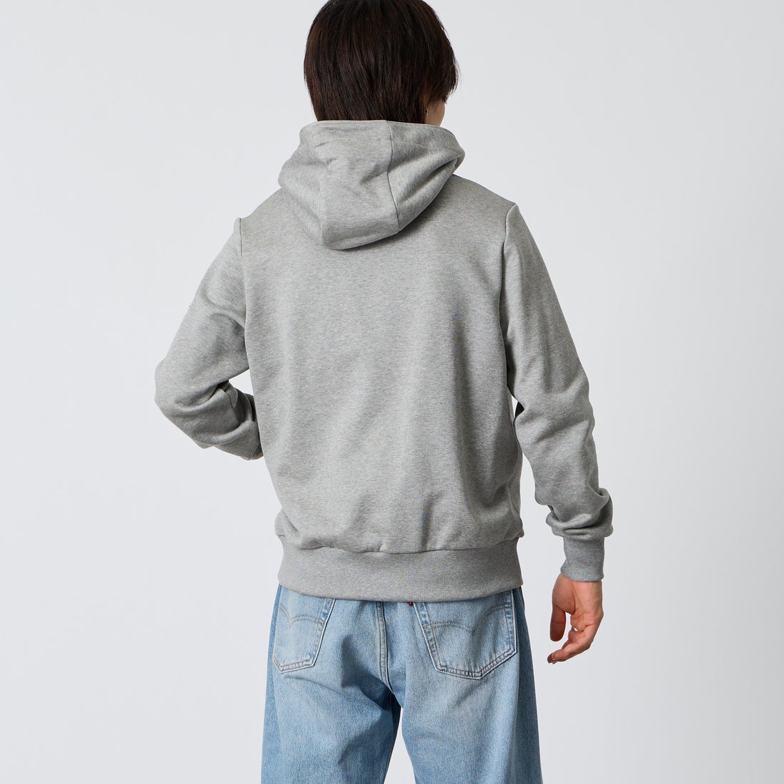 TATRAS [タトラス] 別注 TARAVO ワンポイントロゴジップパーカー [MCKA1178063968-JF] GRAY &&モデル身長：177cm 着用サイズ：2&&