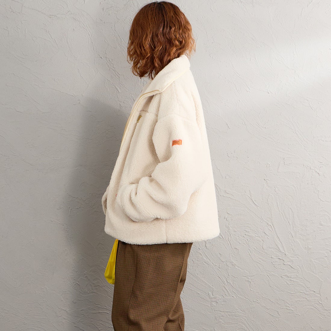 UNIVERSAL OVERALL [ユニバーサルオーバーオール] 別注 パイピング ボアジャケット [U2632400IN-JF] IVORY &&モデル身長：158cm 着用サイズ：F&&