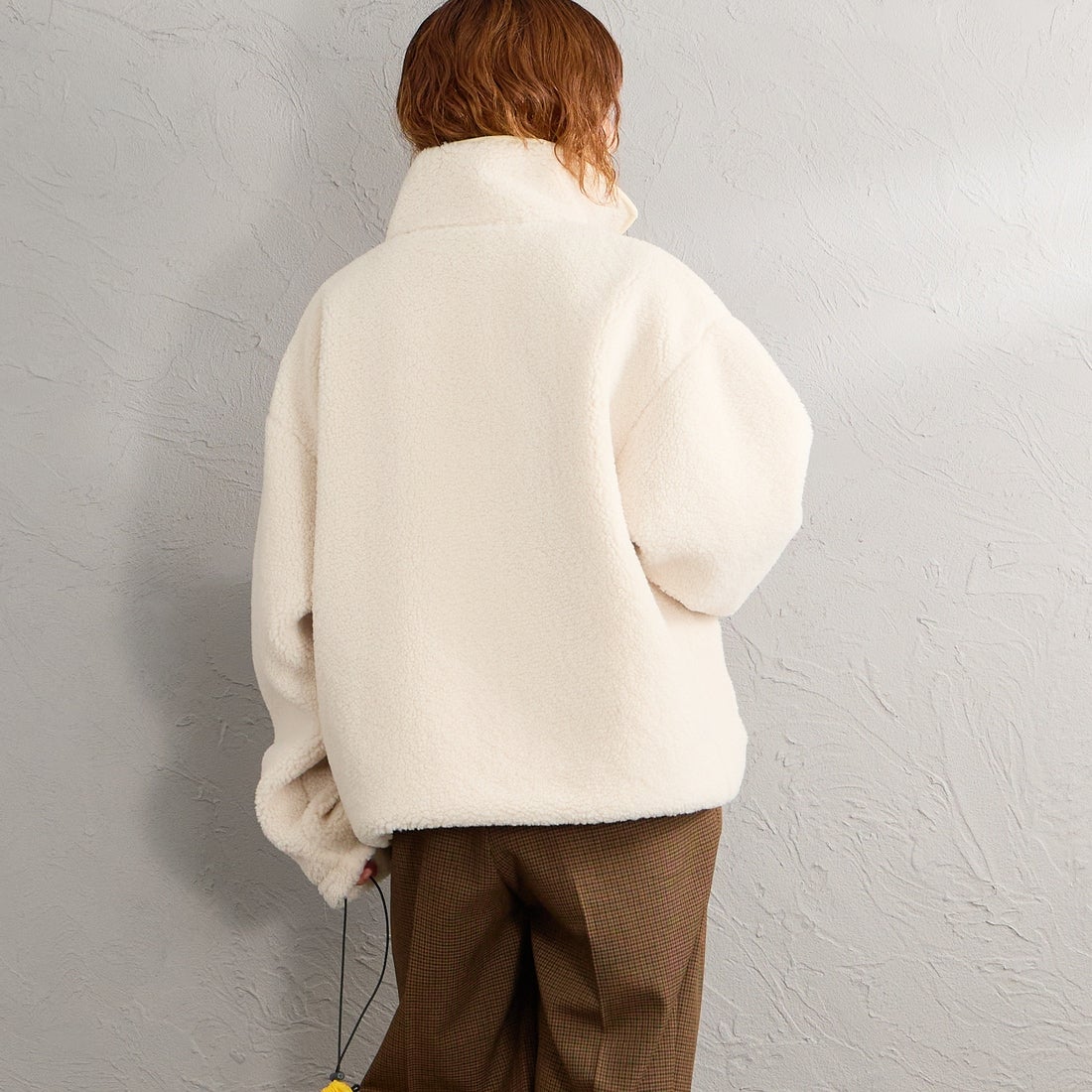 UNIVERSAL OVERALL [ユニバーサルオーバーオール] 別注 パイピング ボアジャケット [U2632400IN-JF] IVORY &&モデル身長：158cm 着用サイズ：F&&