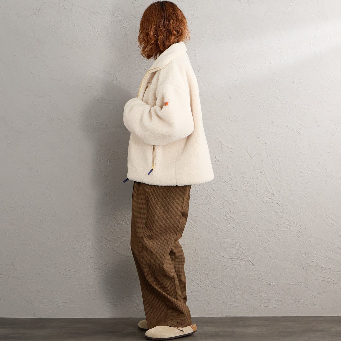 UNIVERSAL OVERALL [ユニバーサルオーバーオール] 別注 パイピング ボアジャケット [U2632400IN-JF] IVORY &&モデル身長：158cm 着用サイズ：F&&