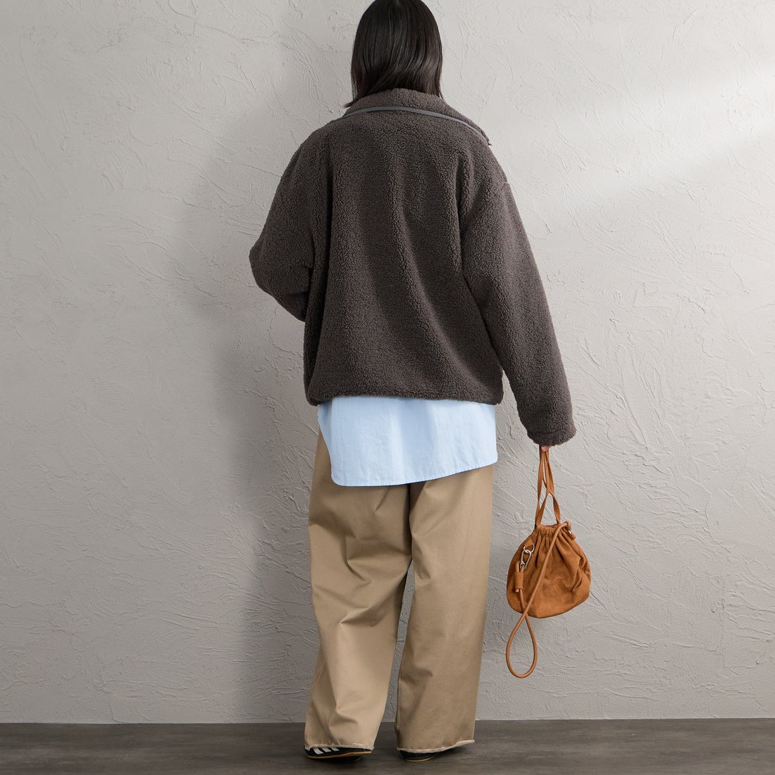 UNIVERSAL OVERALL [ユニバーサルオーバーオール] 別注 パイピング ボアジャケット [U2632400IN-JF] CHARCOAL &&モデル身長：162cm 着用サイズ：F&&