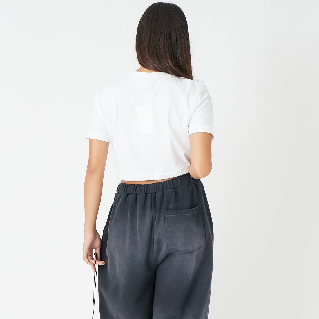 Calvin Klein [カルバンクライン] ショートスリーブモノグラムロゴTシャツ [47G288G] YAF &&モデル身長：162cm 着用サイズ：XS&&