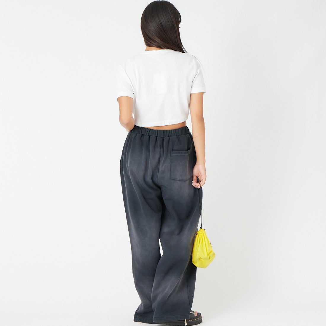 Calvin Klein [カルバンクライン] ショートスリーブモノグラムロゴTシャツ [47G288G] YAF &&モデル身長：162cm 着用サイズ：XS&&