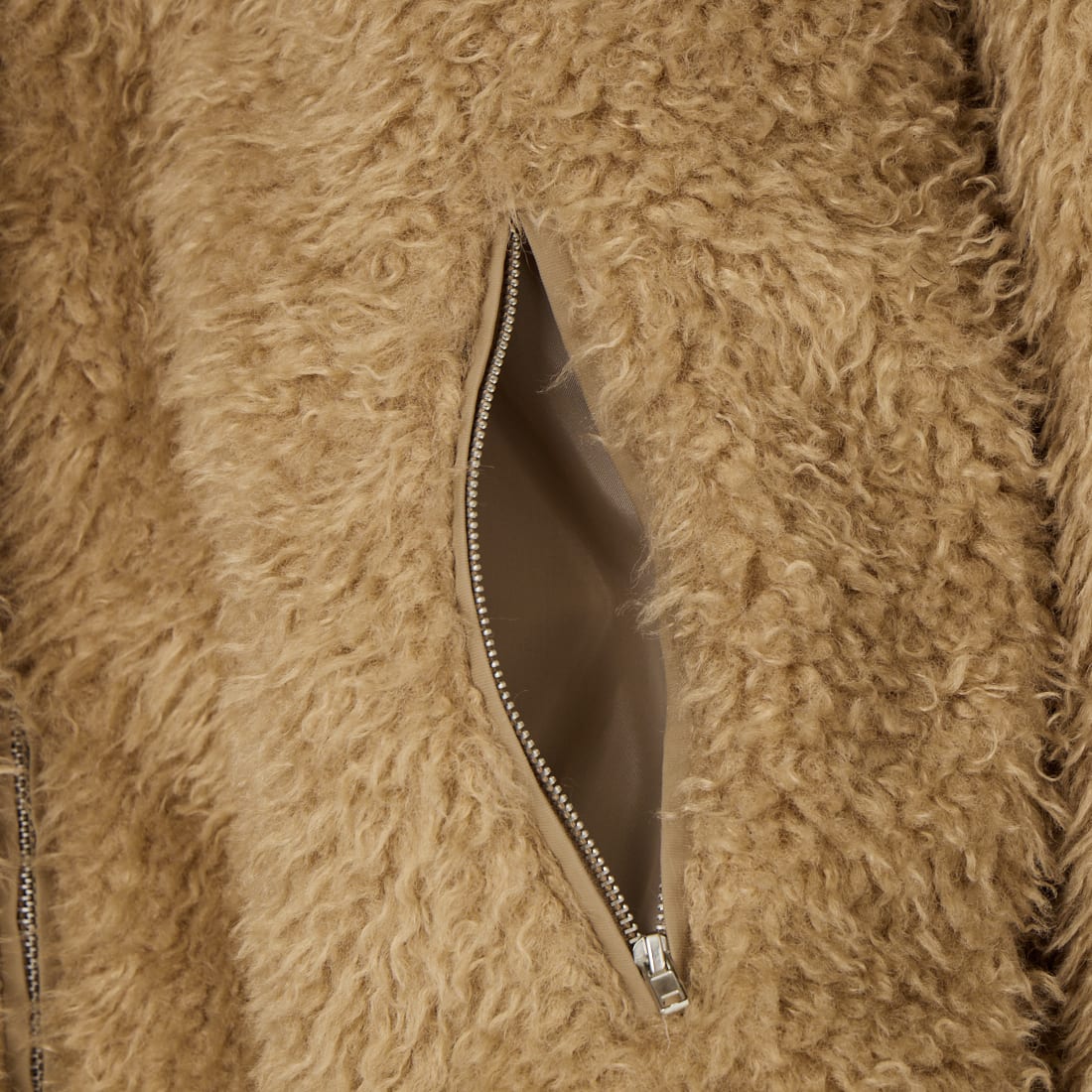 UMBRO [アンブロ] 別注 ボアフリース スタンドカラーブルゾン [201NK26AW-BZ25-JF] MOCHA BROW