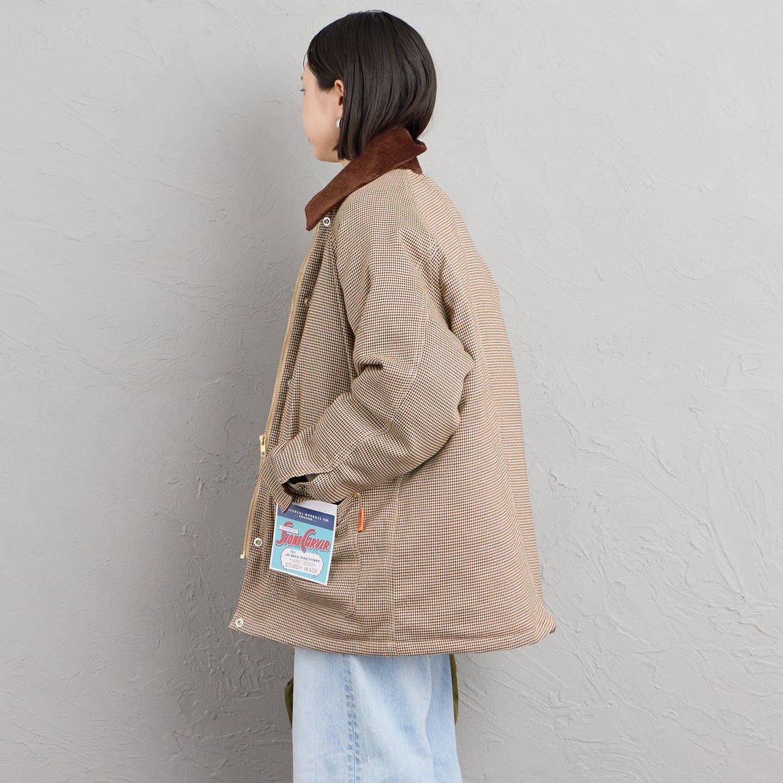 UNIVERSAL OVERALL [ユニバーサルオーバーオール] 別注 中綿入り チェック柄カバーオールジャケット [U2632496IN-JF] BEIGE &&モデル身長：150cm 着用サイズ：F&&