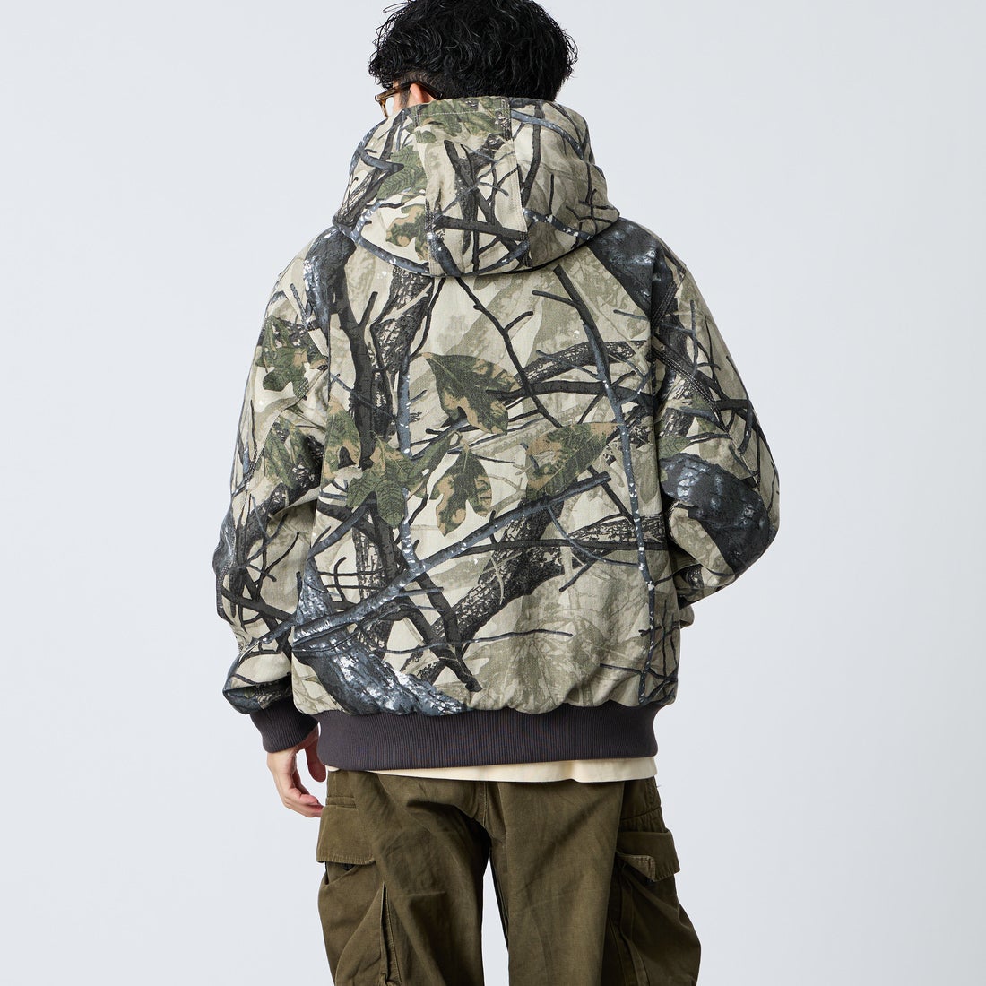 UNIVERSAL OVERALL [ユニバーサルオーバーオール] 別注 アクティブフードジャケット [U2633425IN-JF] REAL TREE &&モデル身長：168cm 着用サイズ：L&&