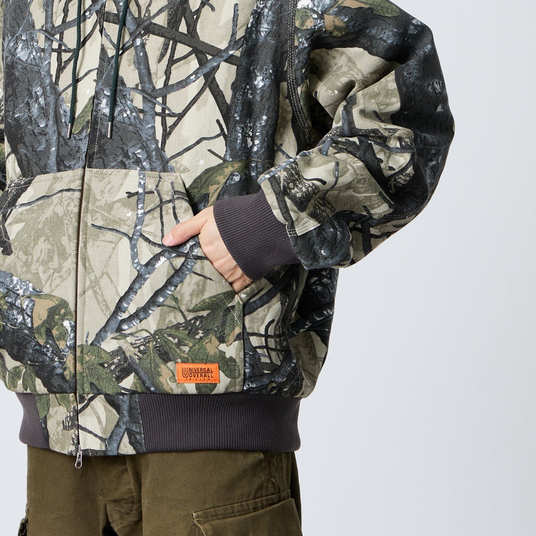 UNIVERSAL OVERALL [ユニバーサルオーバーオール] 別注 アクティブフードジャケット [U2633425IN-JF] REAL TREE