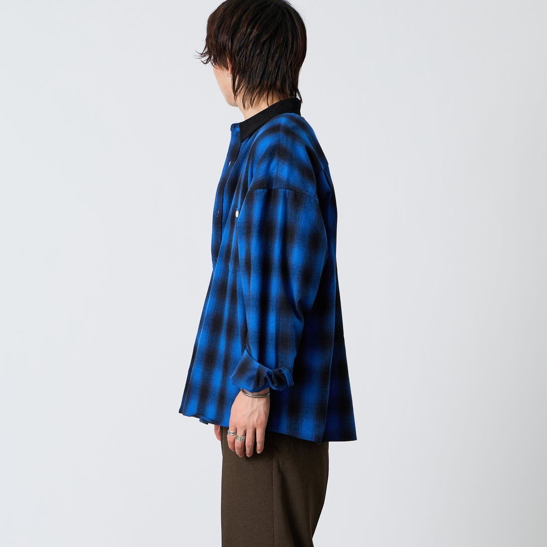 UNIVERSAL OVERALL [ユニバーサルオーバーオール] チェック柄 パジャマシャツ [U2611100IN-JF] BLUE &&モデル身長：177cm 着用サイズ：L&&