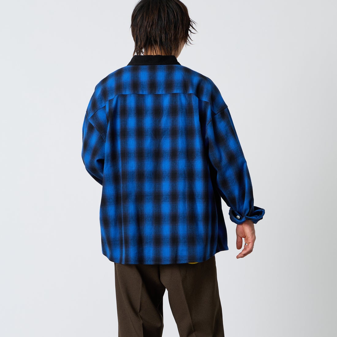 UNIVERSAL OVERALL [ユニバーサルオーバーオール] チェック柄 パジャマシャツ [U2611100IN-JF] BLUE &&モデル身長：177cm 着用サイズ：L&&