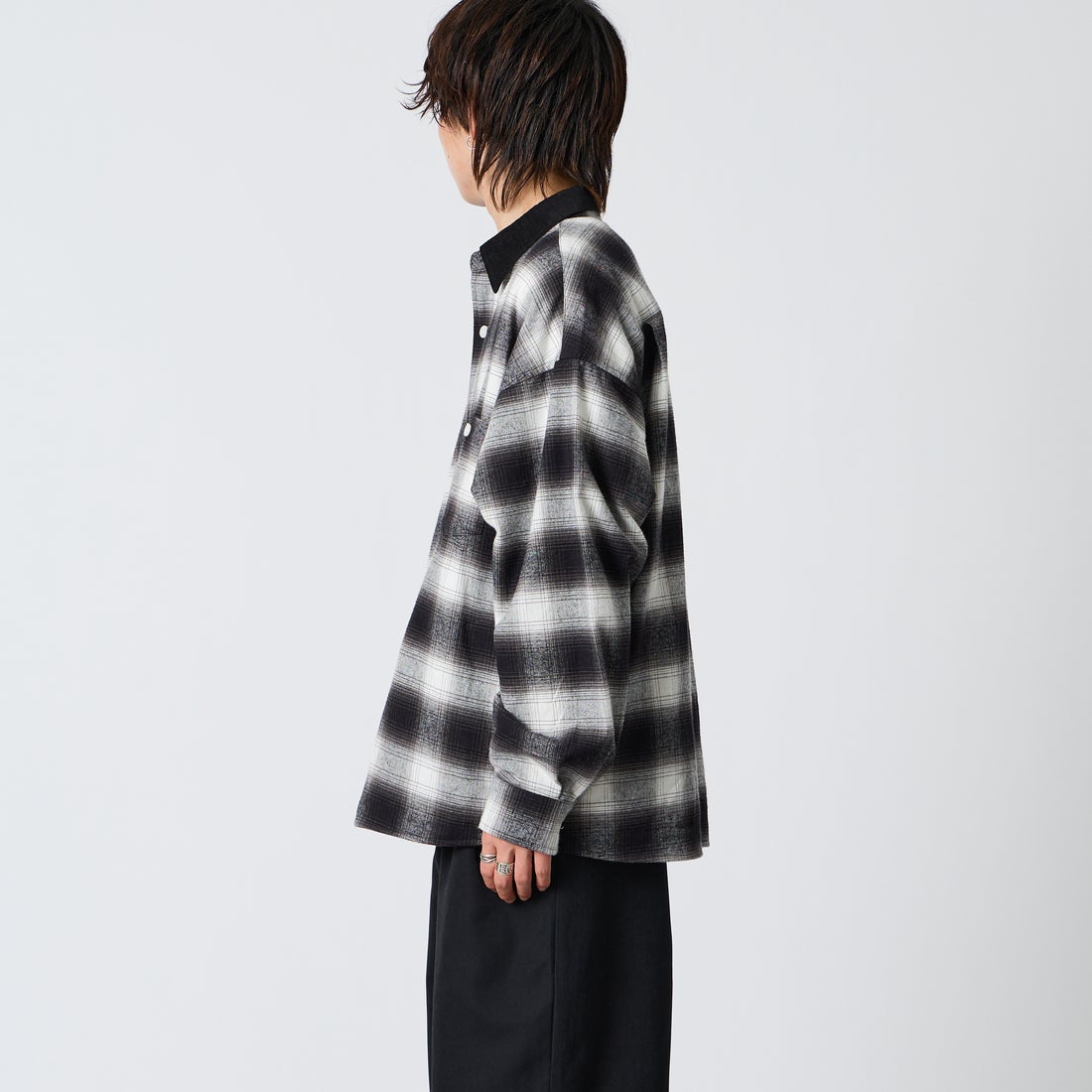 UNIVERSAL OVERALL [ユニバーサルオーバーオール] チェック柄 パジャマシャツ [U2611100IN-JF] BLACK &&モデル身長：177cm 着用サイズ：L&&