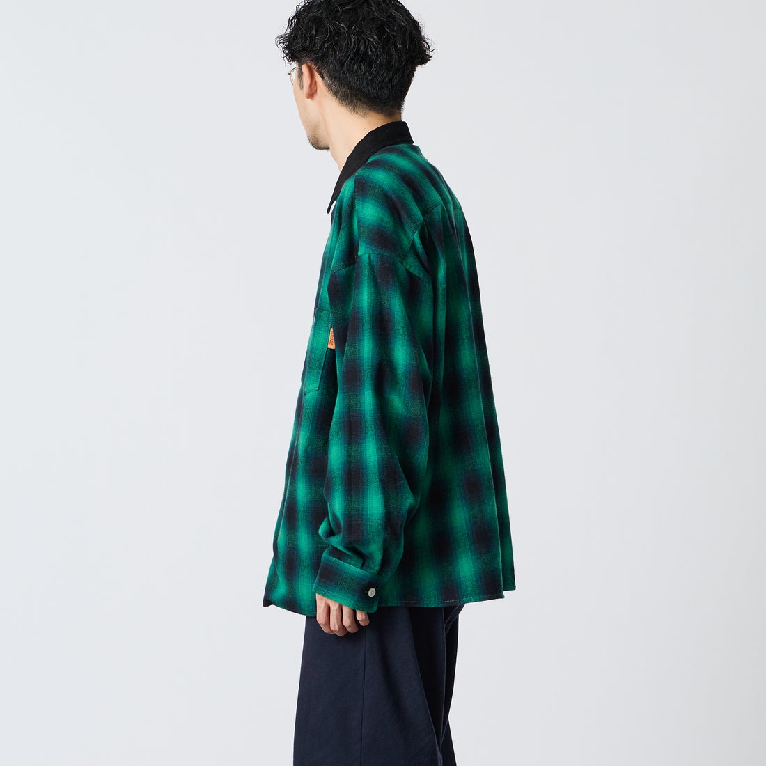 UNIVERSAL OVERALL [ユニバーサルオーバーオール] チェック柄 パジャマシャツ [U2611100IN-JF] GREEN &&モデル身長：168cm 着用サイズ：L&&