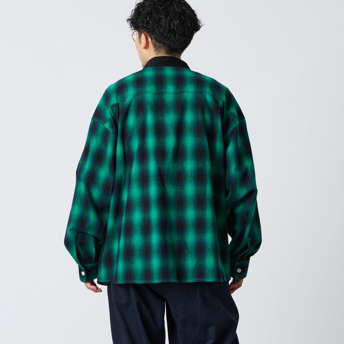 UNIVERSAL OVERALL [ユニバーサルオーバーオール] チェック柄 パジャマシャツ [U2611100IN-JF] GREEN &&モデル身長：168cm 着用サイズ：L&&