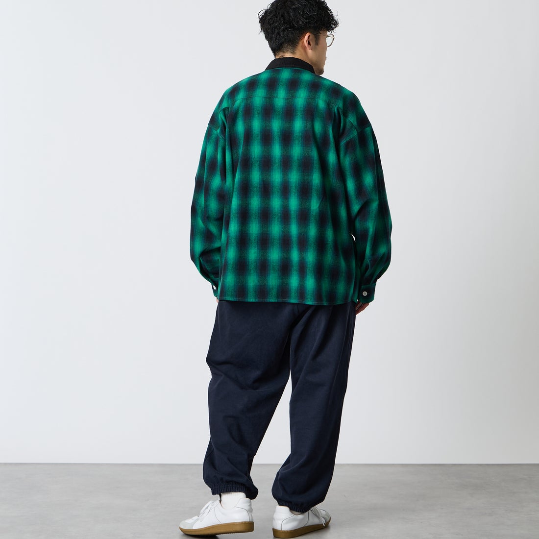 UNIVERSAL OVERALL [ユニバーサルオーバーオール] チェック柄 パジャマシャツ [U2611100IN-JF] GREEN &&モデル身長：168cm 着用サイズ：L&&