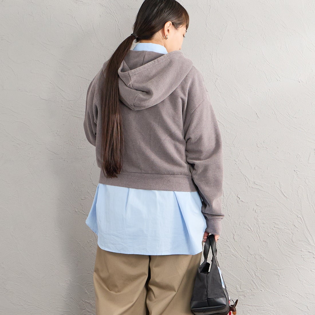 Health knit [ヘルスニット] 別注 ショート丈 ブリーチ加工ジップパーカー [HR26F-L465IN-JF] FADE BLACK &&モデル身長：156cm 着用サイズ：F&&