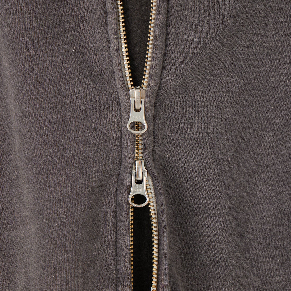 Health knit [ヘルスニット] 別注 ショート丈 ブリーチ加工ジップパーカー [HR26F-L465IN-JF] FADE BLACK