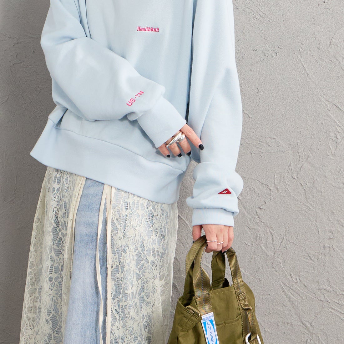 Health knit [ヘルスニット] 別注 ショート丈 クラシックラグランスリーブスウェット [HR26F-L464IN-JF] SAX &&モデル身長：150cm 着用サイズ：F&&