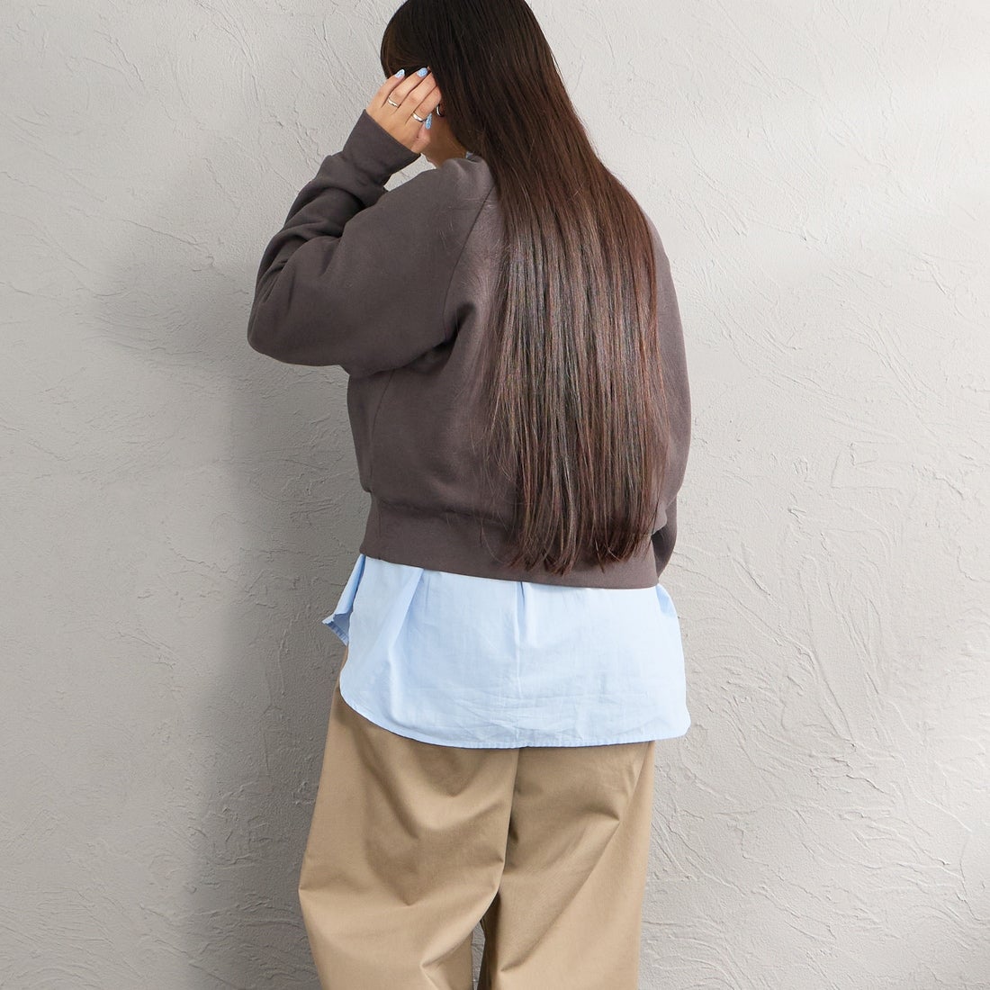 Health knit [ヘルスニット] 別注 ショート丈 クラシックラグランスリーブスウェット [HR26F-L464IN-JF] FADE BLACK &&モデル身長：156cm 着用サイズ：F&&